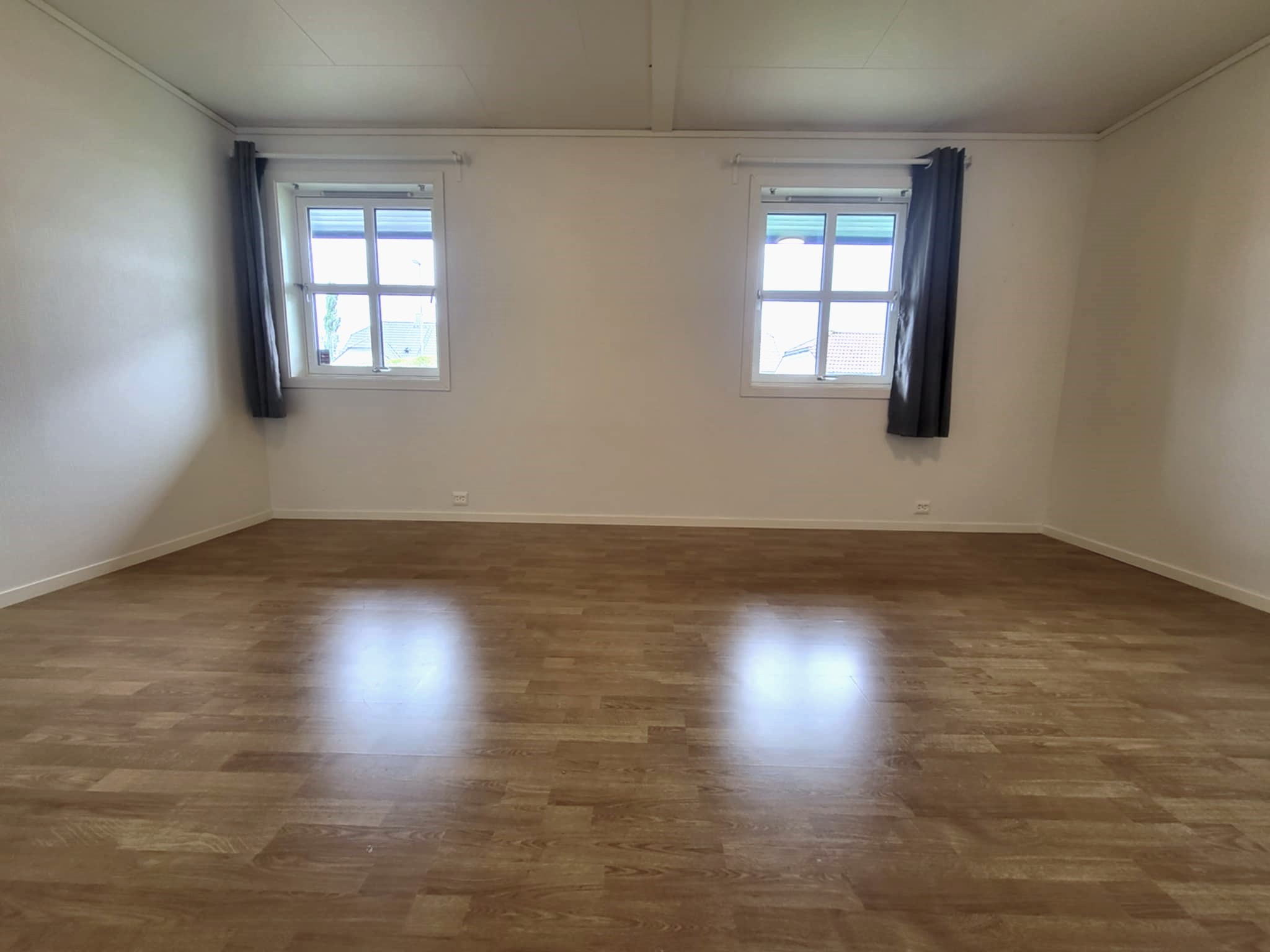 Soverom med doble vinduer